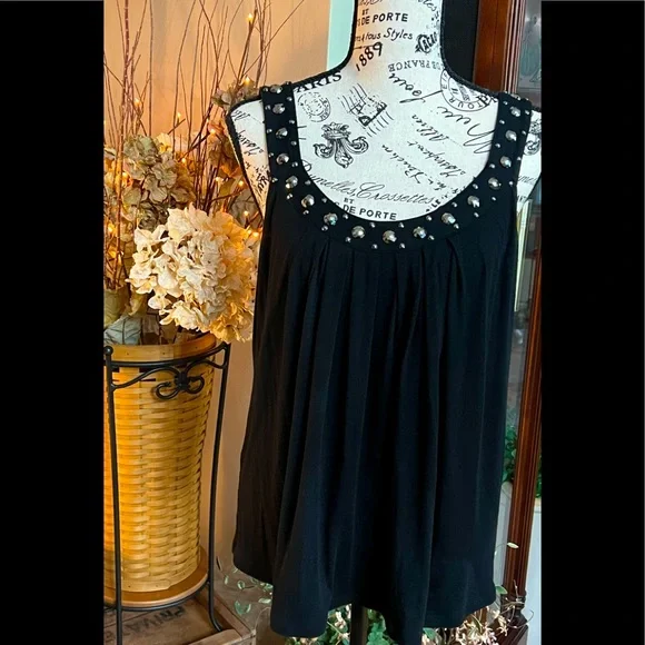S O L D ❗️💎GORGEOUS Jet Black Blousy EXPRESS Top Black Bejeweled Straps/Neck -M - Picture 2 of 10